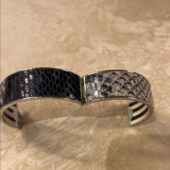 Henri Bendel Bangle Bracelet Snake Print Cream Brown Rhinestone Chunky Statement - Picture 5 of 5